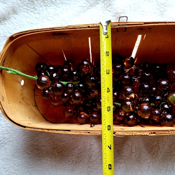 Vintage plastic grape clusters in bushel basket•Set of 2 grapes• - Picture 13 of 14
